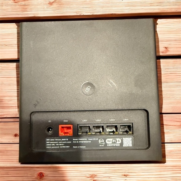 Verizon Internet Gateway Business-Grade Router - Picture 2 of 6